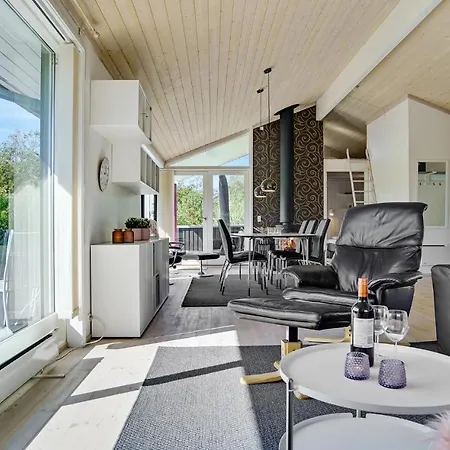 2 Bedroom Nice In Vaeggerlose Bøtø By