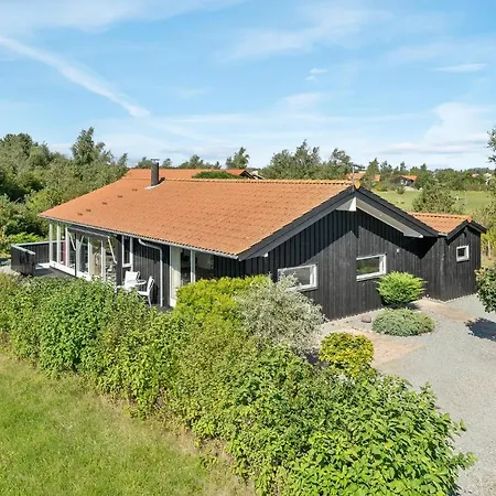 Сasa de vacaciones 2 Bedroom Nice In Vaeggerlose Bøtø By